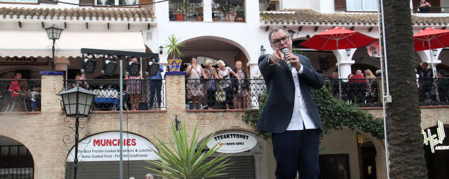 Steve Brookstein at Villamartin Plaza 20th October 2019 Rewind Spain lg header act